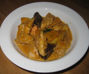 Yellow curry with chicken
