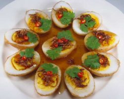 Eggs with tamarind sauce
