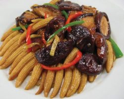 Shiitake mushrooms and young corn with oyster sauce 