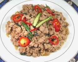 Spicy pork with holy basil 