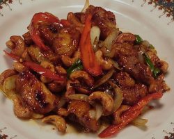 Chicken with cashew nuts