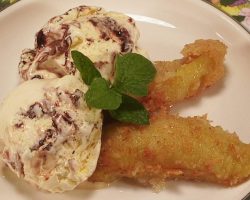 Fried banana with ice cream